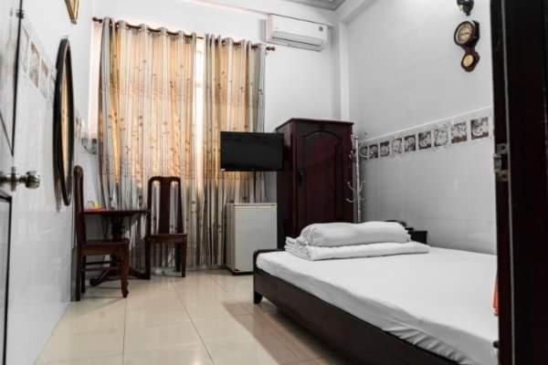 Hotel Khach San Tu Anh à Hà Tiên Extérieur photo
