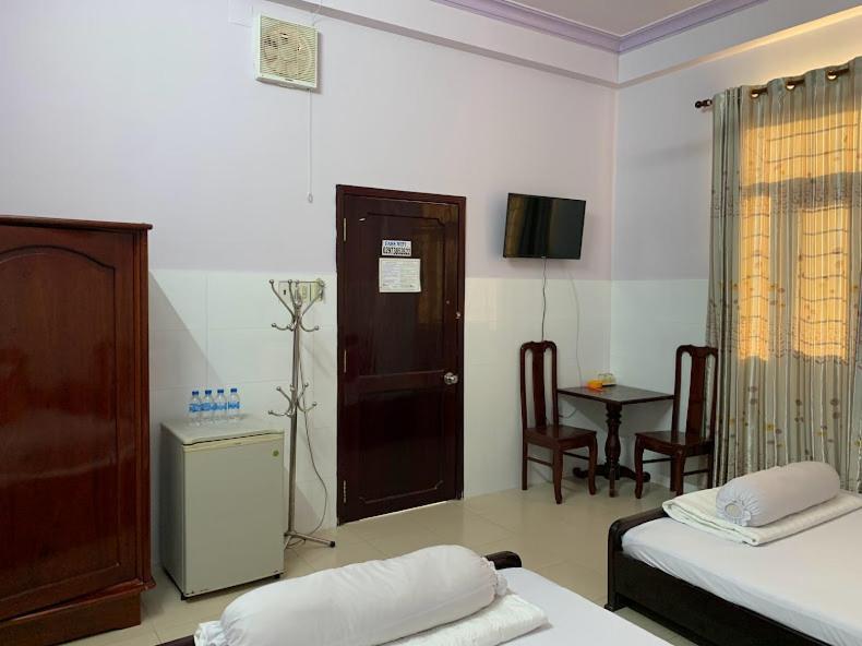 Hotel Khach San Tu Anh à Hà Tiên Extérieur photo